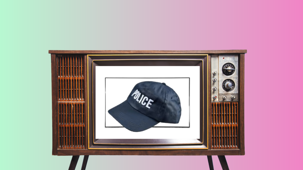 Ένστολη τηλεόραση: Kύρ’ αστυνόμε, όχι μη βαράς, αλλά μη μιλάς!