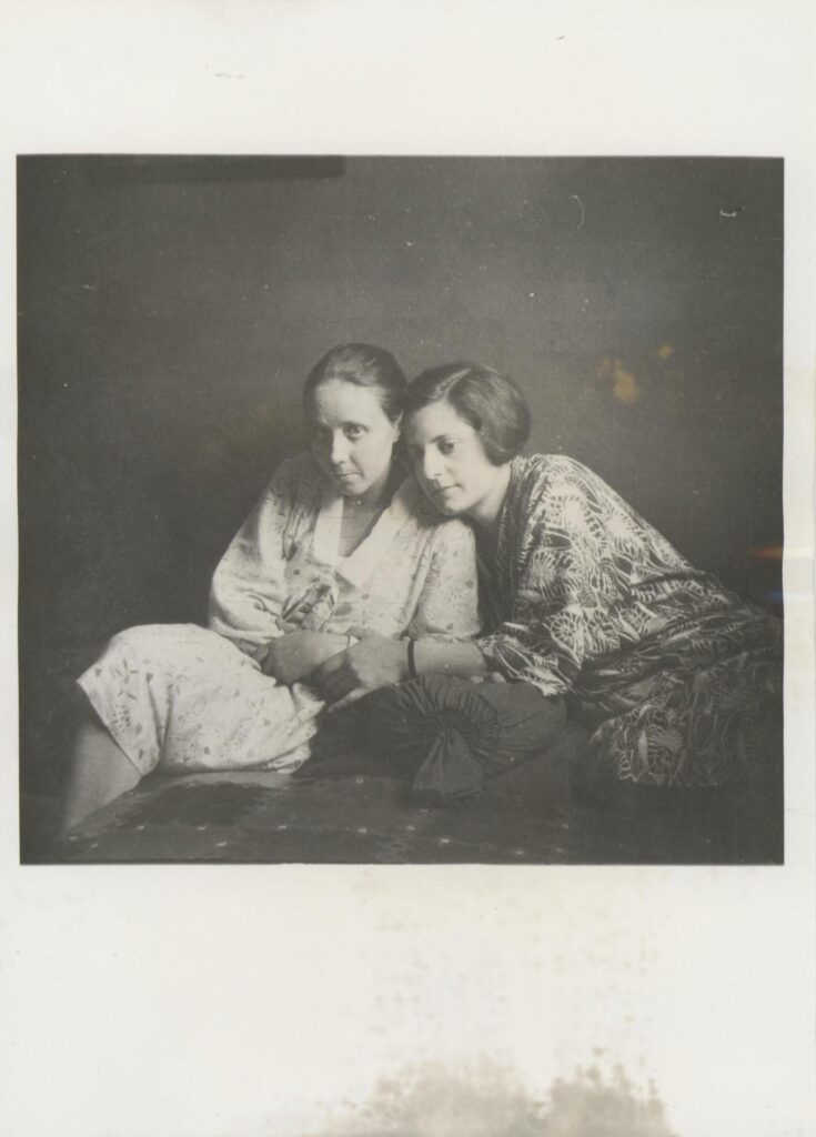 Η Έλσα Λάνγκε με την Ελένη Καζαντζάκη. Αρχείο Εκδόσεων Νίκου Καζαντζάκη.