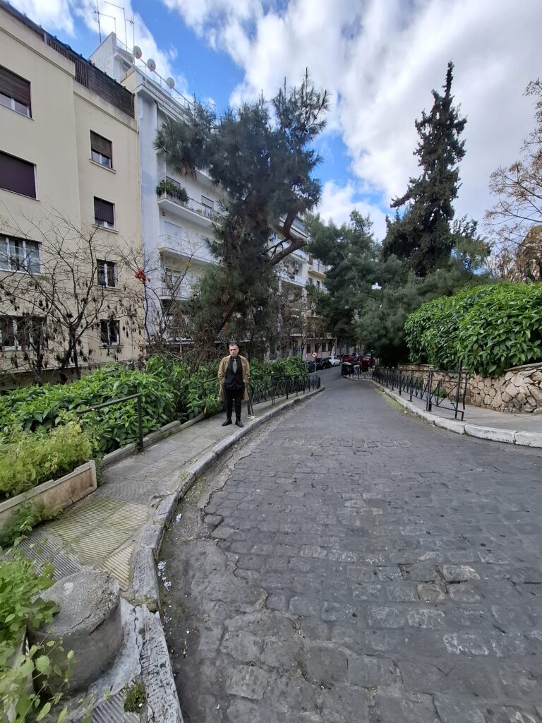 Θάνος Σταθόπουλος