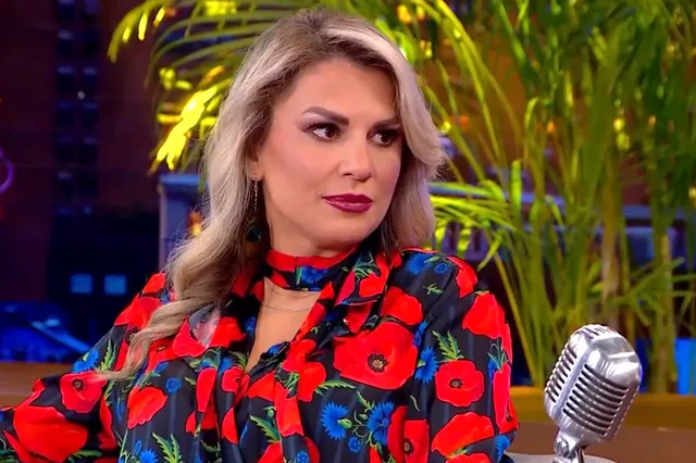 Ιωάννα Κωνσταντινίδου: «Μιλάμε για σχέσεις γιατί φοβόμαστε τη μοναξιά»