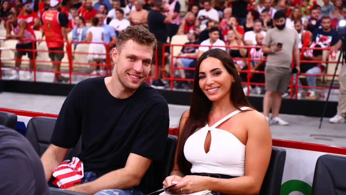 Σάσα Βεζένκοφ Νικόλ Ελευθεριάδου