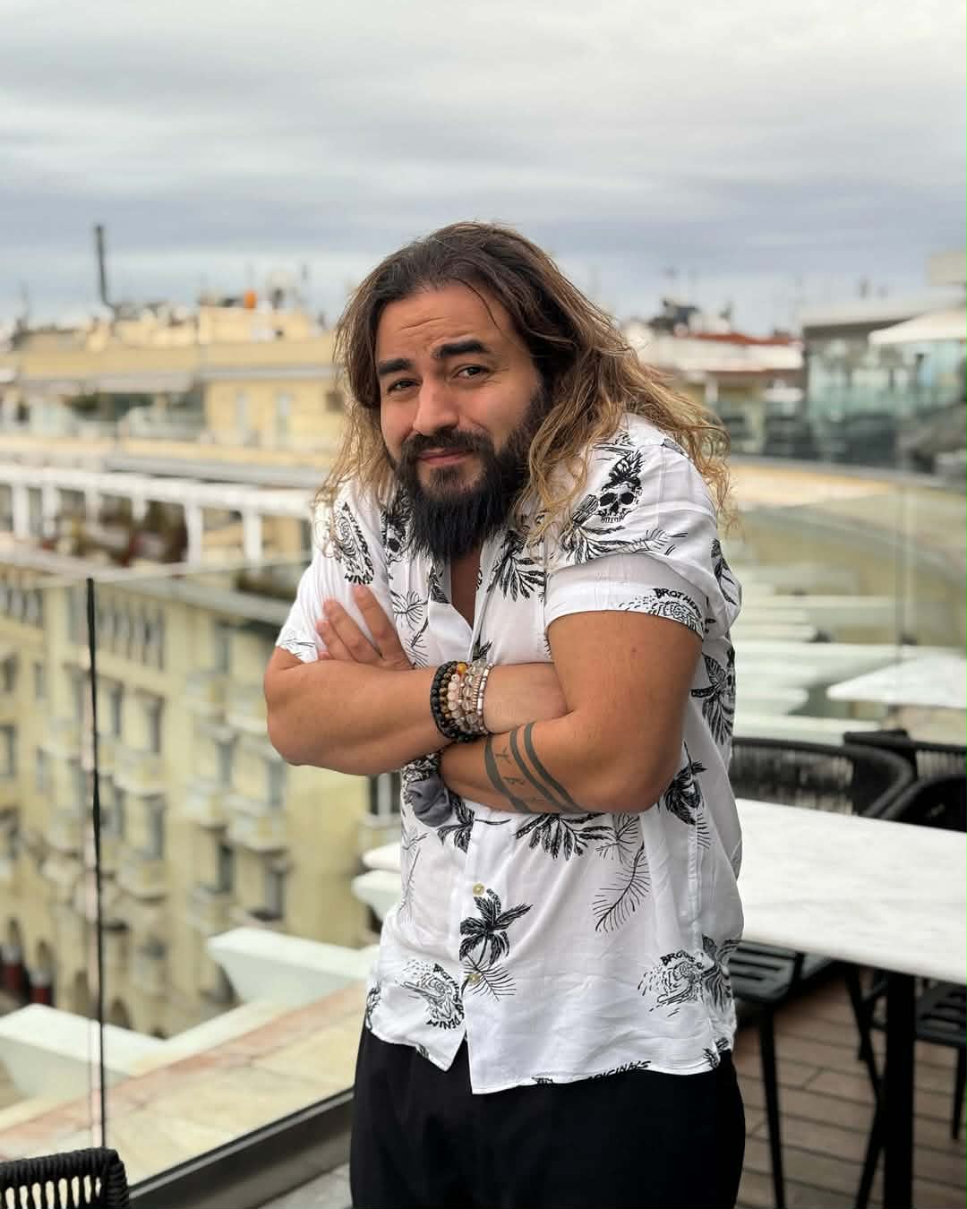 Γεράσιμος Παπικινός: «Προσπαθώ να απενοχοποιήσω το στερεότυπο του μαμάκια»