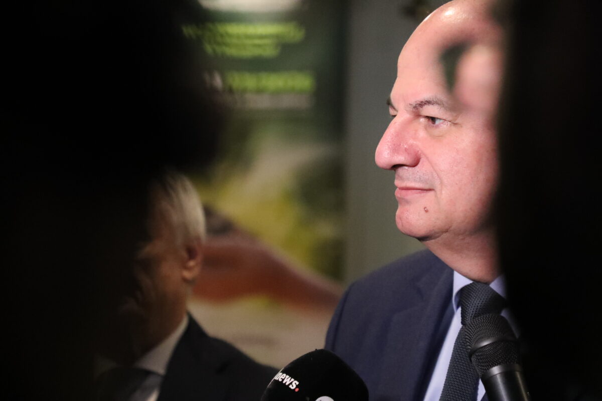 Κώστας Τσιάρας