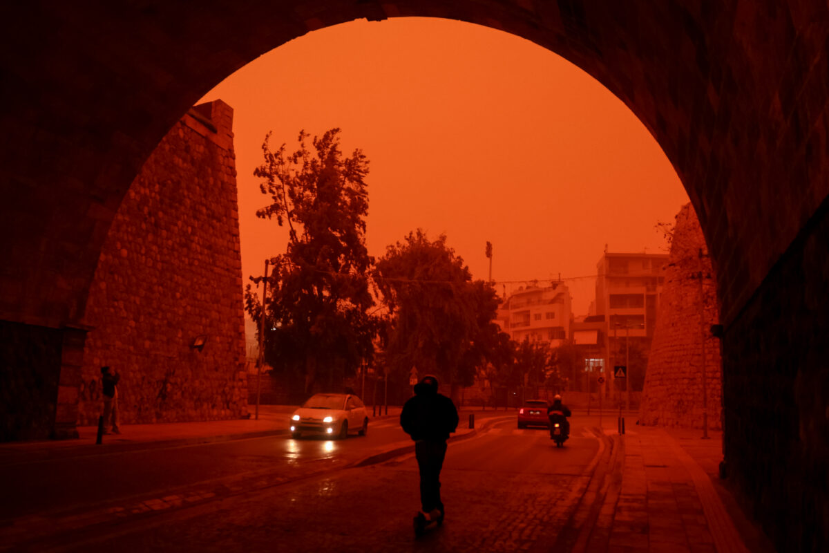 Κοκκίνησε η Κρήτη, στο κόκκινο τα social media: Η αφρικανική σκόνη έφερε τα πάνω κάτω