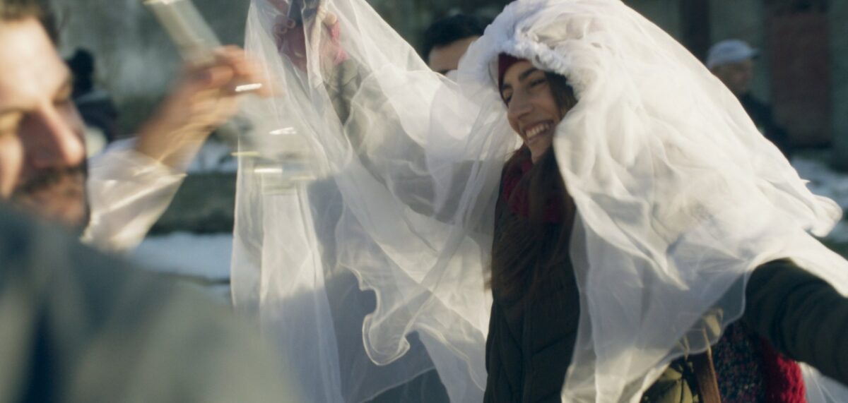 Πίσω από τις Θημωνιές