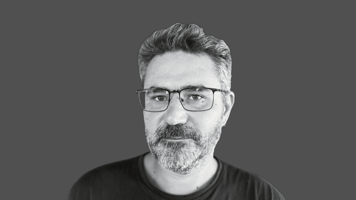 Ο χαμός του Βασίλη Ρίζου βύθισε στο πένθος την οικογένεια της βουλεύτριας, Θεανώς Φωτίου. Πώς τον αποχαιρέτισε ο Γαβριήλ Σακελλαρίδης.