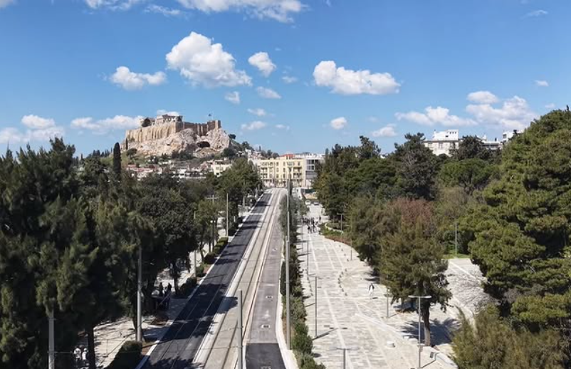 Ο δήμαρχος Αθηναίων, Χάρης Δούκας, προχωράει σε γενναίες παρεμβάσεις για να συμμαζέψει το κυκλοφοριακό χάος της Αθήνας. Τι είναι το Athens Move;