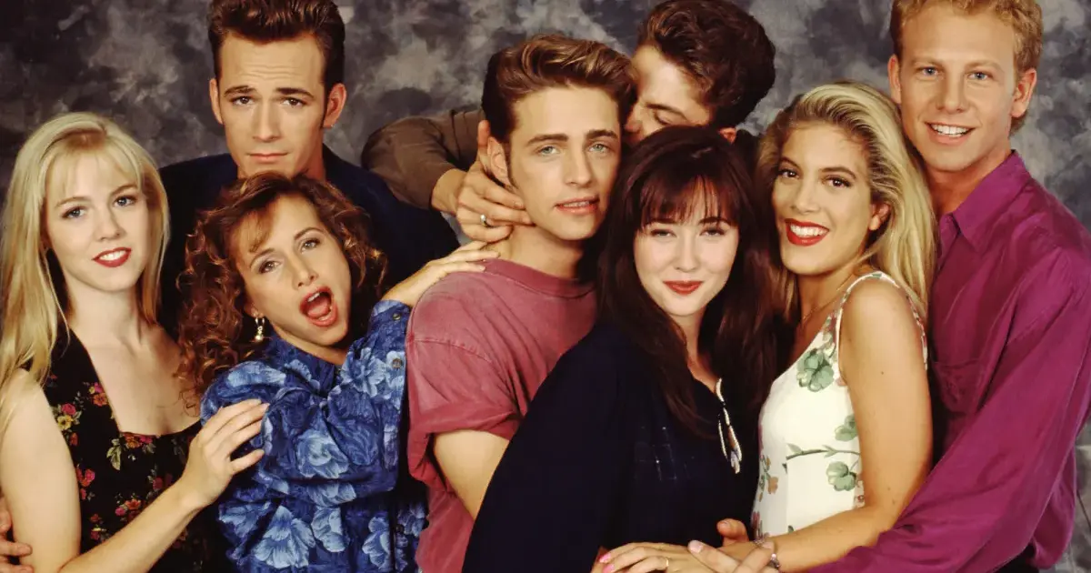 Tο «Beverly Hills, 90210» μοιάζει με το «Euphoria» περισσότερο απ’ όσο φαντάζεσαι