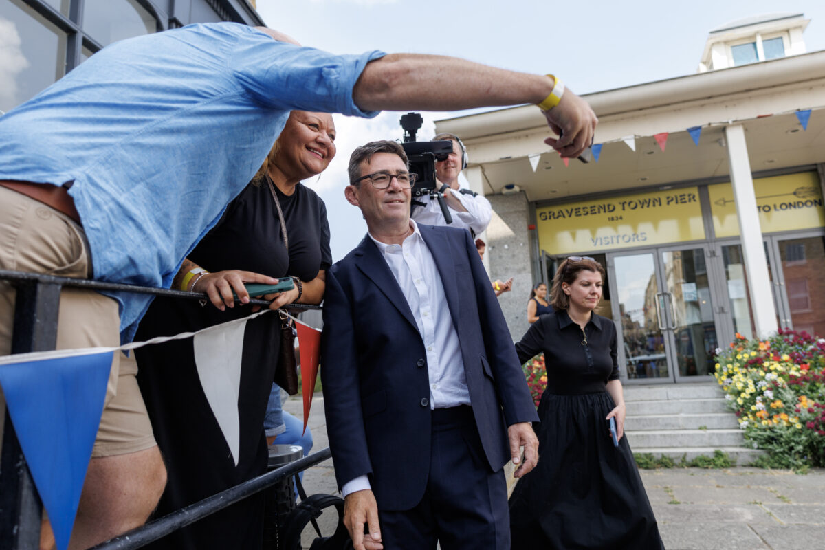 Άντι Μπέρναμ