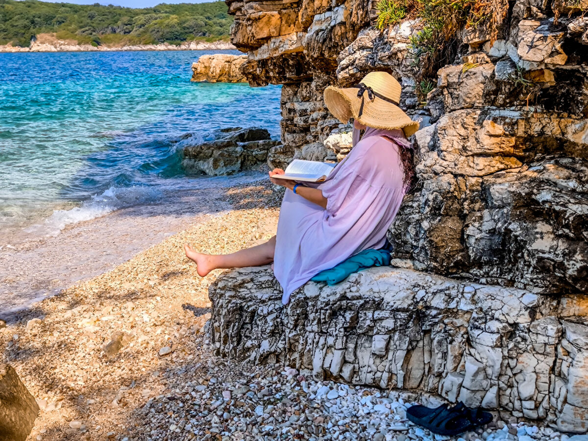 Γιατί το καλοκαίρι παίρνουμε αποφάσεις που δυσκολευόμαστε να τηρήσουμε;
