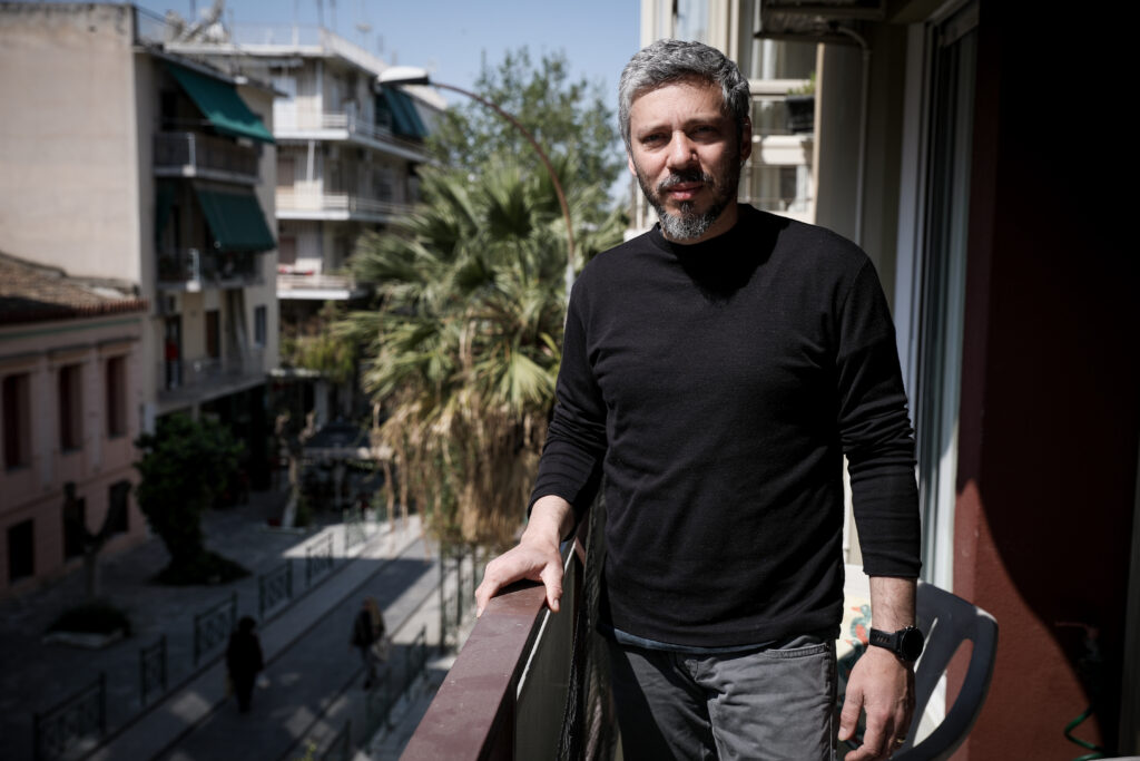 Αποκλειστικό: Ο Αλκίνοος Ιωαννίδης ηχογραφεί ανέκδοτο Χατζηδάκι