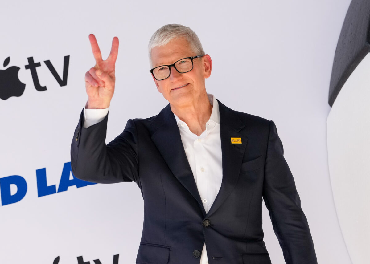 Ο Τιμ Κουκ αφήνει την Apple έπειτα από μια 15ετία στο μικροσκοπικό φακό!