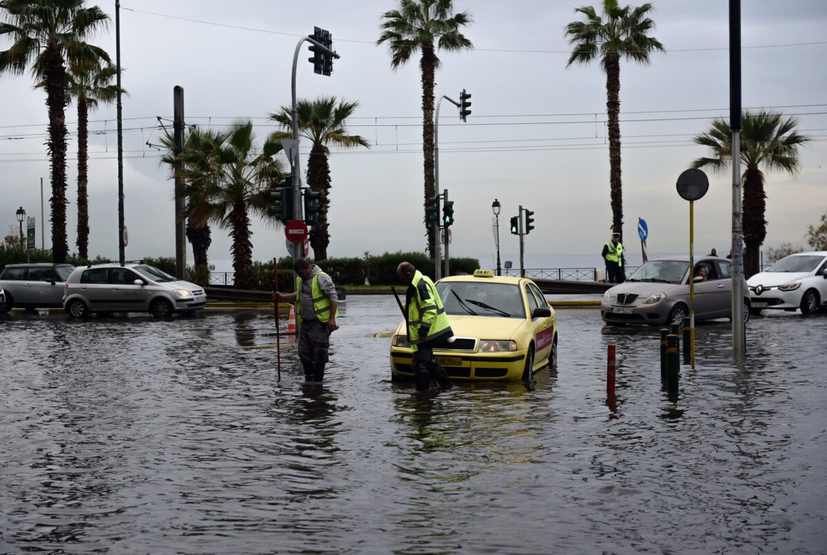 Οδηγός Επιβίωσης στη αθηναϊκή βροχή